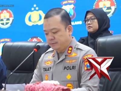 Polsek Pakisaji, Konferensi Pers Ungkap Pembunuhan Remaja 17 Th Di Kec. Jabung Kab. Malang - PoliceTube