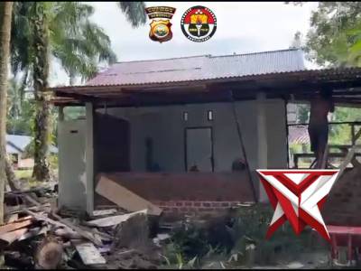 Proses pembuatan bedah rumah dan peresmian oleh Kapolda Bengkulu - PoliceTube