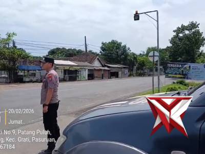 ANGGOTA POLSEK GRATI MELAKSANAKAN PATROLI ANRISIPASI 3C MENJELANG SHOLAT JUM'AT - PoliceTube
