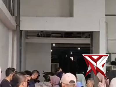 Polsek Katapang melaksanakan pengamanan pembagian sembako - PoliceTube