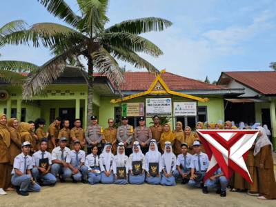 polri goes to school ke sekolah SMAN3 bagan sinembah raya - PoliceTube