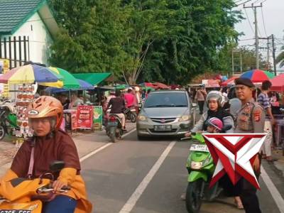 Pengamanan pasar takjil Polsek Metro Barat - PoliceTube