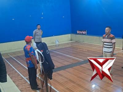 Bhabinkamtibmas melatih PBB linmas - PoliceTube