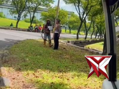 JUMAT BERKAH - PoliceTube