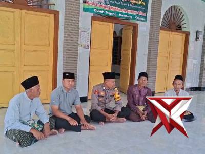 Himbauan Bhabinkamtibmas Desa Bandung Bripka Sutris, SH agar jangan sampai ada Petasan dan Miras. - PoliceTube