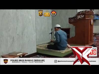 Bripda Alip Anggota Sat Binmas Polres Musi Rawas Menjadi Imam di Masjid Pusdik Binmas Banyu Biru - PoliceTube