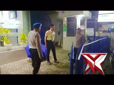 Malang - Patroli Kewilayahan Di Tengah Masyarakat, Anggota Polsek Tumpang Mobiling Ke Perkampungan..