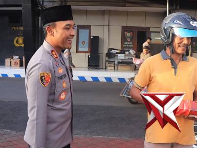 Kapolres Ngawi Berbagi di Bulan Ramadan