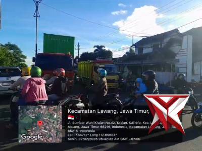 Anggota Lawang Gatur Lalu Lintas di Pagi hari di Daerah Hukum Polsek Lawang Kec. Lawang Kab. Malang - PoliceTube