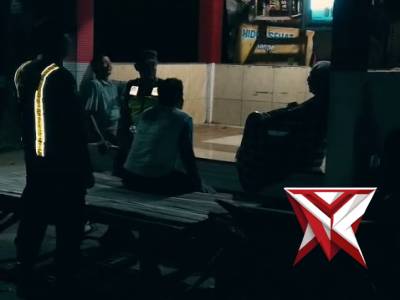 Patroli Siskamling Polsek Lembeyan di Poskamling Desa Lembeyan Wetan - PoliceTube