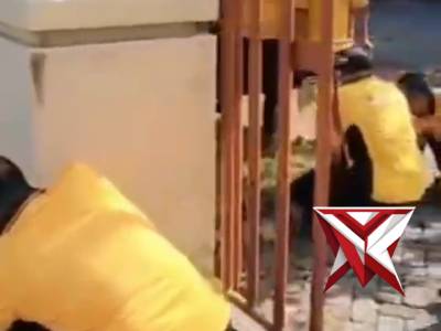 Korve bersama anggota Polsek - PoliceTube