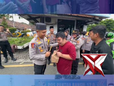 Bagi Takjil Polres Pasuruan - PoliceTube