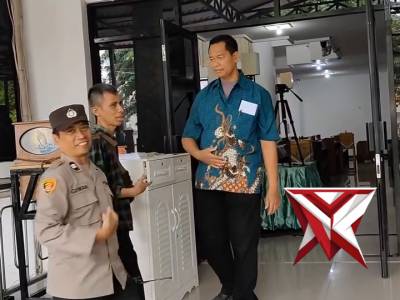 Polsek Tegalsari Patroli Tempat Ibadah - PoliceTube