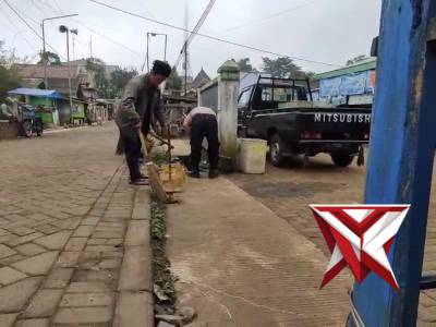 *PELAKSANAAN KEGIATAN RUTIN KORVE HARIAN "SATU JAM RESIK" DALAM RANGKA MENDUKUNG PROGRAM INDONESIA A - PoliceTube