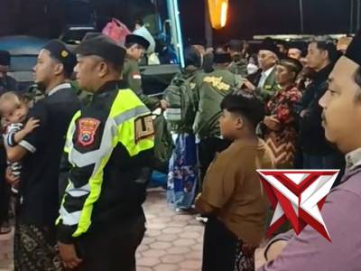 Pengamanan Kedatangan Jamaah Umroh Polsek Turen Polres Malang - PoliceTube