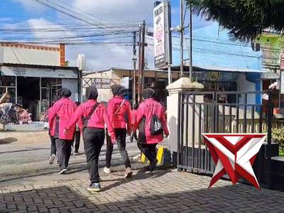 Kegiatan Jumat sehat Polsek Singosari - PoliceTube