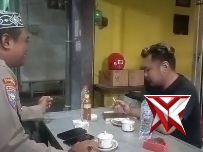 Anggota Polsek Ujungpangkah Giat Patroli Dialogis Ciptakan Wilayah Aman - PoliceTube