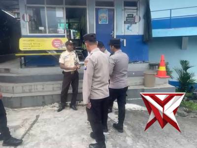 Pengamanan SMK STM Polsek Turen Polres Malang - PoliceTube