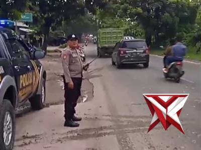 Pos Sore Penyekatan Truck - PoliceTube