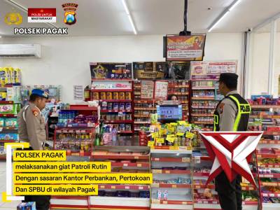 Anggota Polsek Pagak laksanakan giat patroli siang dengan sasaran kantor perbankan dan pertokoan - PoliceTube