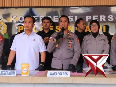 konferensi pers ungkap kasus pencurian kendaraan bermotor (curanmor) bertempat di depan Media Center - PoliceTube
