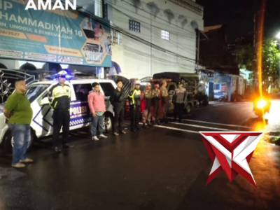 Polsek Semampir Polres Pelabuhan Tanjung Perak Patroli Sinergitas Harkamtibmas, Jogo Semampir Aman - PoliceTube