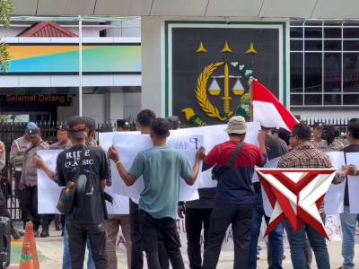 Pam Aksi Personil Polresta dan jajaran pada giat Aksi oleh Yayasan Lingkungan Hidup Semangat Bersama - PoliceTube