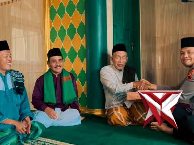 POLSEK GOMBONG - PoliceTube