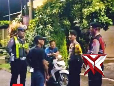 Polsek Pakal Iptu Edi Purnomo Sapa Warga Terima Laporan Balap Sepeda Pancal