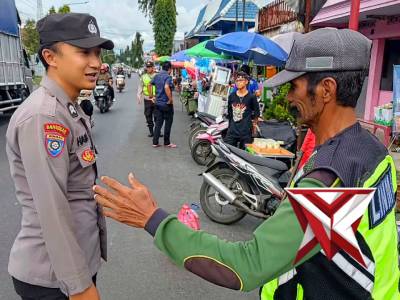 Pengamanan pasar takjil sumberpucung - PoliceTube