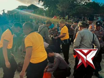 POLRES BADUNG MELAKSANKAN PEMBERSIHAN PAANTAI KUTA - PoliceTube
