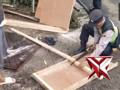 Kerja bakti - PoliceTube