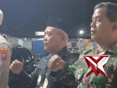 Bhabinkamtibmas Kel. Lawang Hadiri Giat rutinan Majelis Dzikir dan Sholawat (MDS) oleh PAC GP ANSHOR - PoliceTube