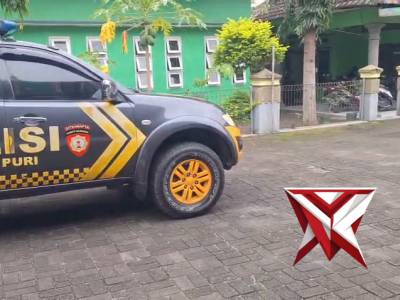 Gerakan Nasional Indonesia Asri oleh anggota Polsek Puri