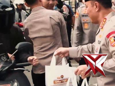 Kapolri & PJU Mabes Polri Turun ke Jalan, Sapa Masyarakat Bersama Insan Pers - PoliceTube