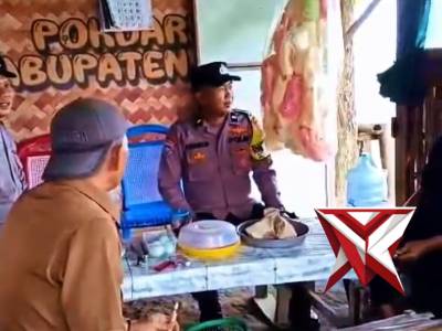 Bhabinkamtibmas Desa Jenggrik Polsek Kedunggalar Aipda Danang melaksanakan kegiatan patroli dialogis - PoliceTube