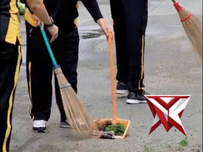 Dalam rangka menjaga kebersihan dan kenyamanan, anggota Polres Pacitan melaksanakan kegiatan korve d - PoliceTube