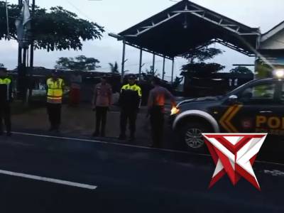 Patroli perbatasan - PoliceTube