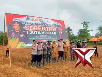Dukung asta cita presiden 
Polda papua Barat 1 juta hektar jagung serentak seindonesia