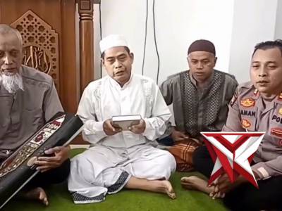 Penyerahan Alat Shalat dan Al Qur&rsquo;an dari Kapolda Jateng kepada Takmir Masjid di wilayah hukum Polse - PoliceTube