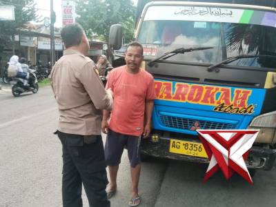 Pembatasan Jam Operasional - PoliceTube