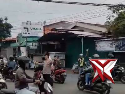 Pengaturan arus lalu lintas pagi hari - PoliceTube