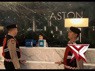 ANGGOTA SAT SAMAPTA MELAKSANAKAN PATROLI BLUELIGHT - PoliceTube