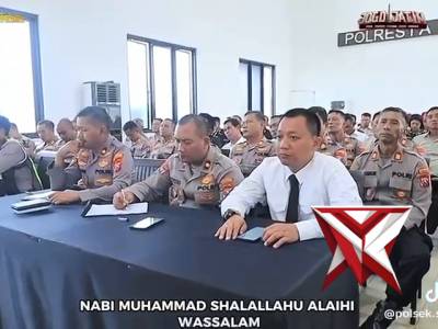 Arahan Kapolresta Banyuwangi Kombes Pol Rofiq Ripto Himawan Untuk Anggota Polresta - PoliceTube