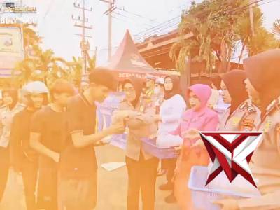 Berbagai Takjil On The Road Polres Probolinggo - PoliceTube