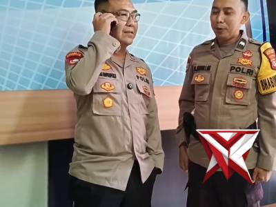 Yaah, Pak Bhabin Ketahuan Deh?