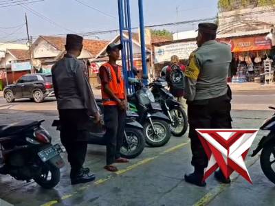 Polsek Ploso Laksanakan Patroli Harkamtibmas di Desa Losari - PoliceTube
