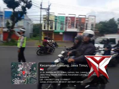 Lawang Lakukan Pelayanan Rutin Pengaturan Lalu Lintas di Pagi hari di Daerah Hukum Polsek Lawang - PoliceTube