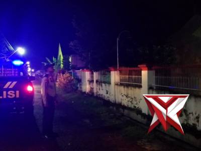Patroli dialogis malam hari