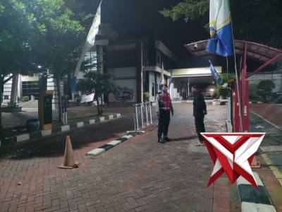 Polsek tlanakan melaksanakan patroli dialogis serta patroli pantau pertokoan dan spbu - PoliceTube